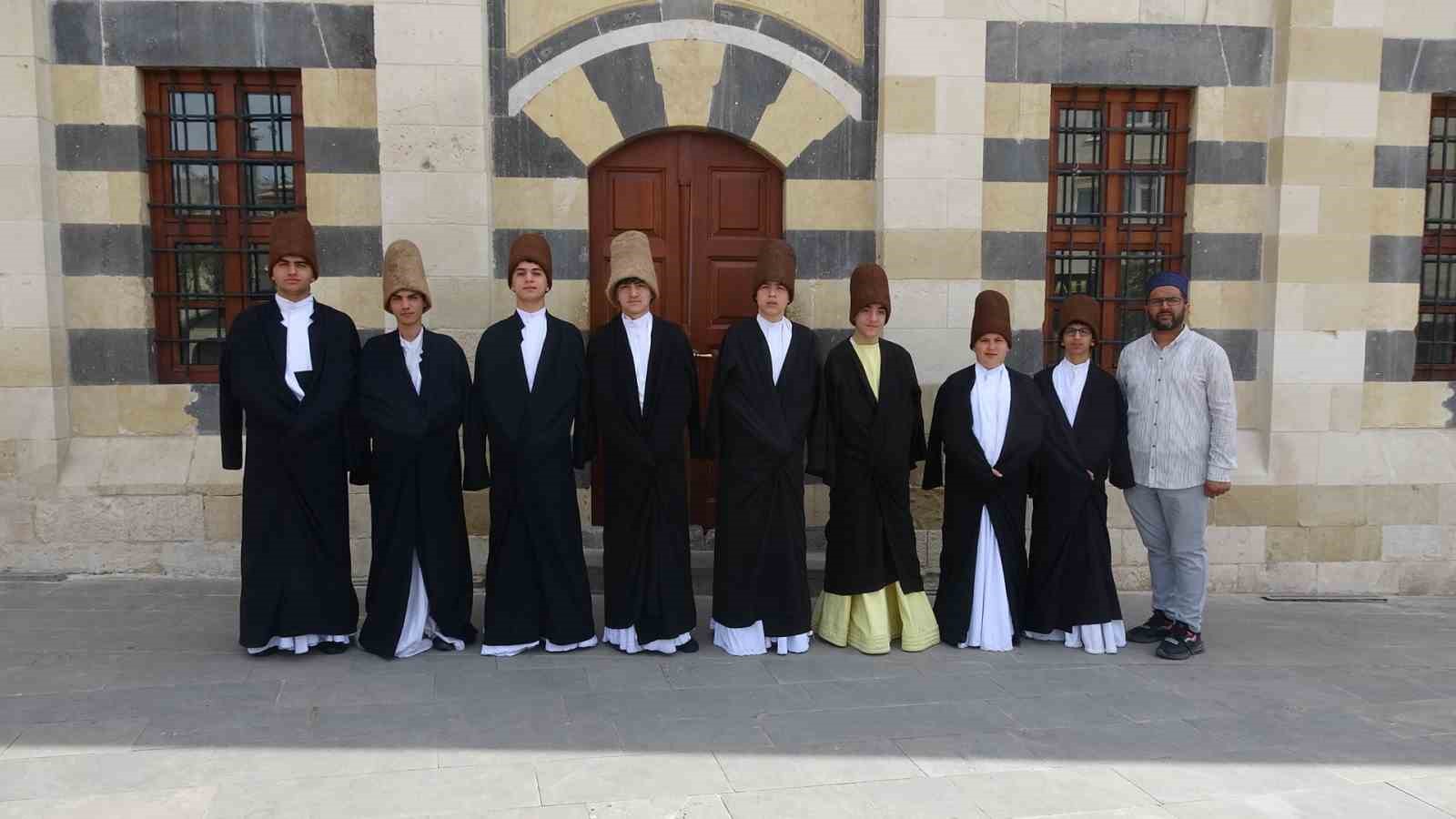 Kilis&rsquo;te semazen eğitimiyle gen&ccedil;ler dijital bağımlılıktan uzaklaşıyor
