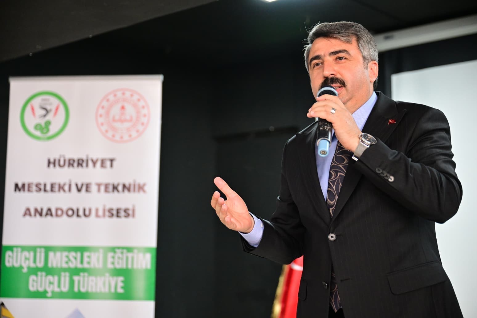 Başkan Yılmaz&rsquo;dan gen&ccedil;lere tavsiyeler

