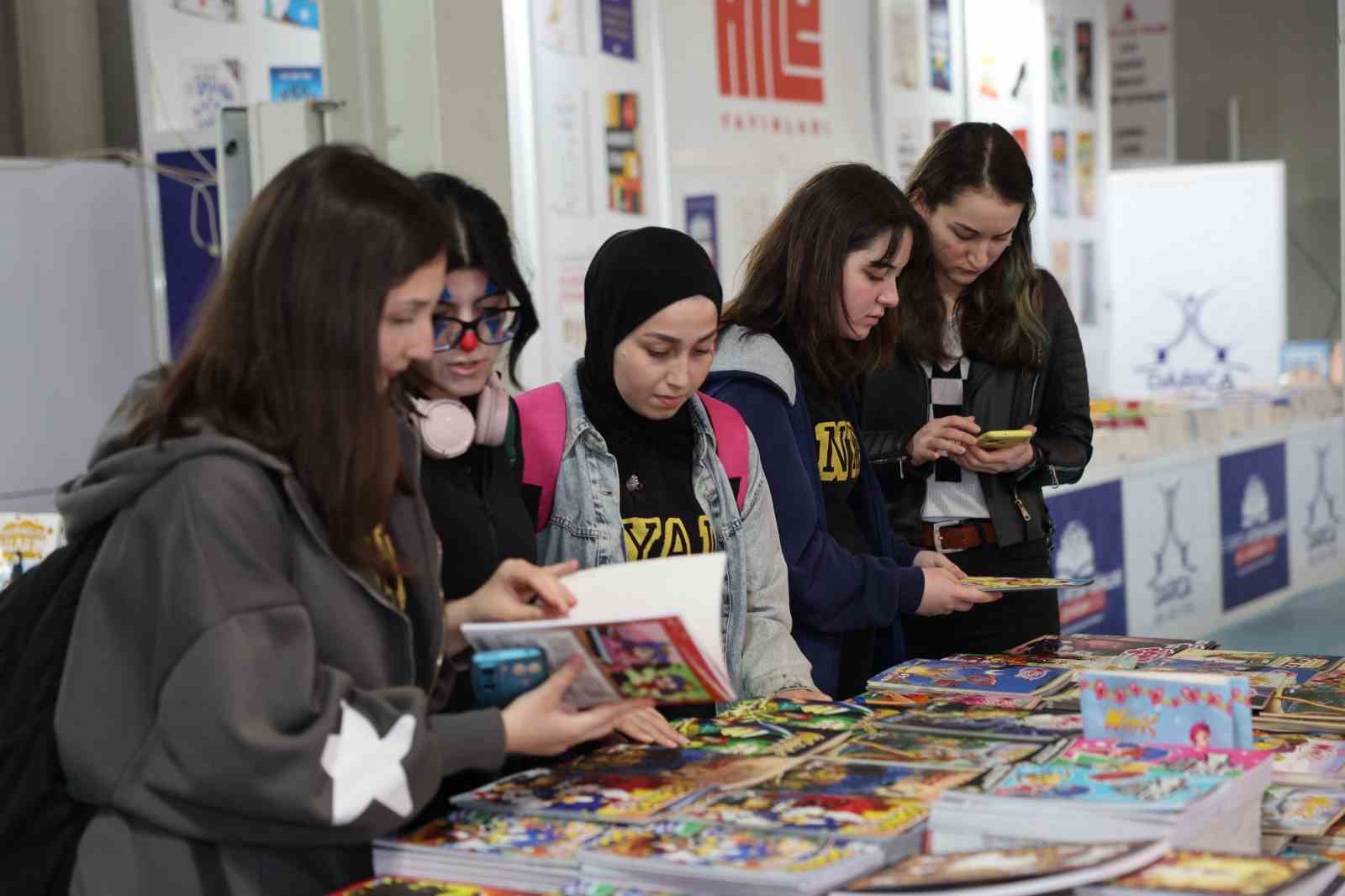Darıca 5. Kitap Fuarı&rsquo;nı binlerce kişi ziyaret etti
