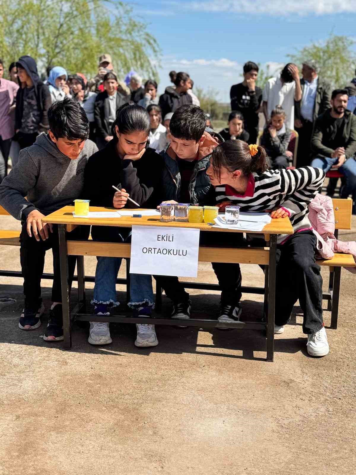 Karacadağ b&ouml;lgesi&rsquo;nde okullar arası bilgi yarışması d&uuml;zenlendi
