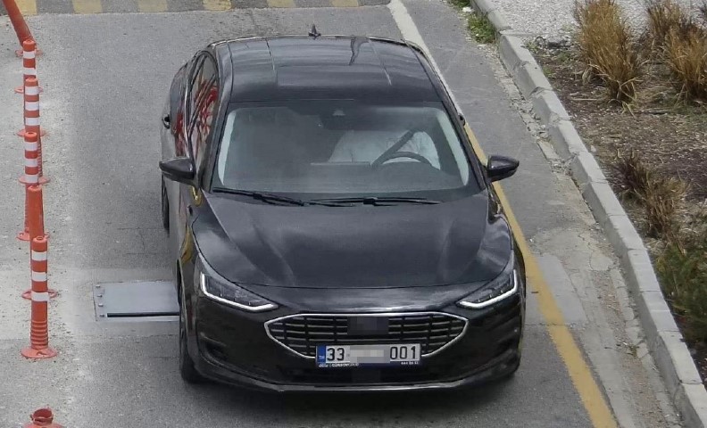 KHK ile ihra&ccedil; olan şahsa belediye ara&ccedil; vermiş: Otomobil aile aracı gibi olmuş