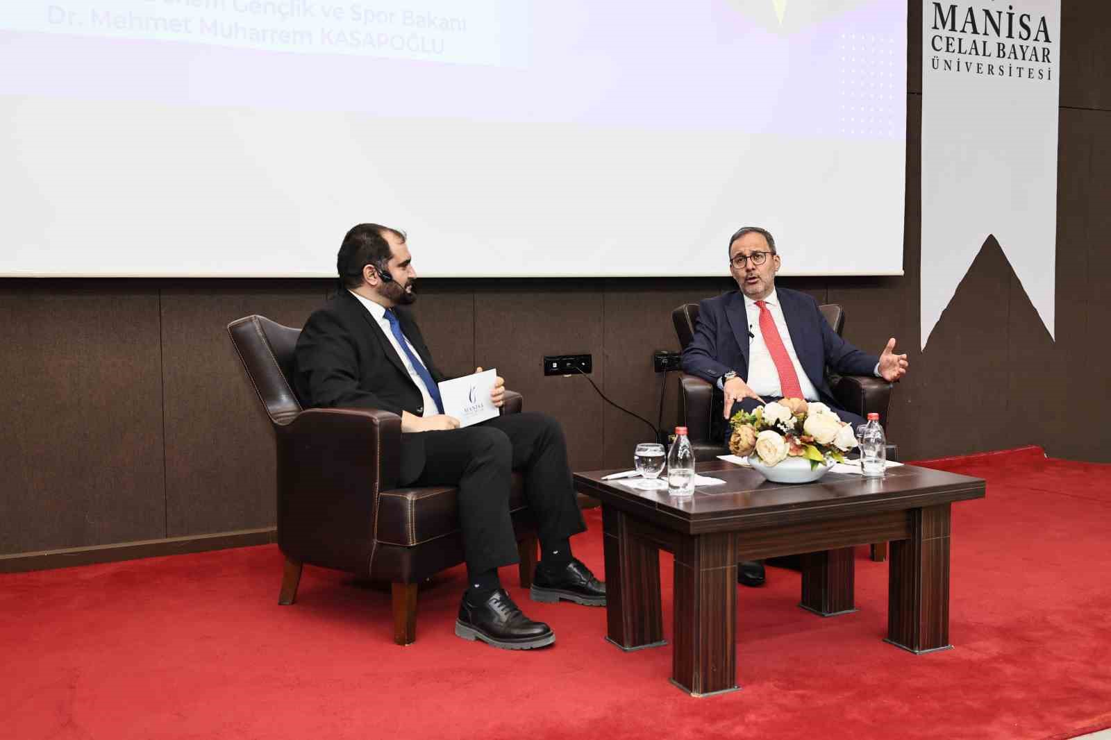 Kasapoğlu kamu y&ouml;netimi &ouml;ğrencileriyle buluştu
