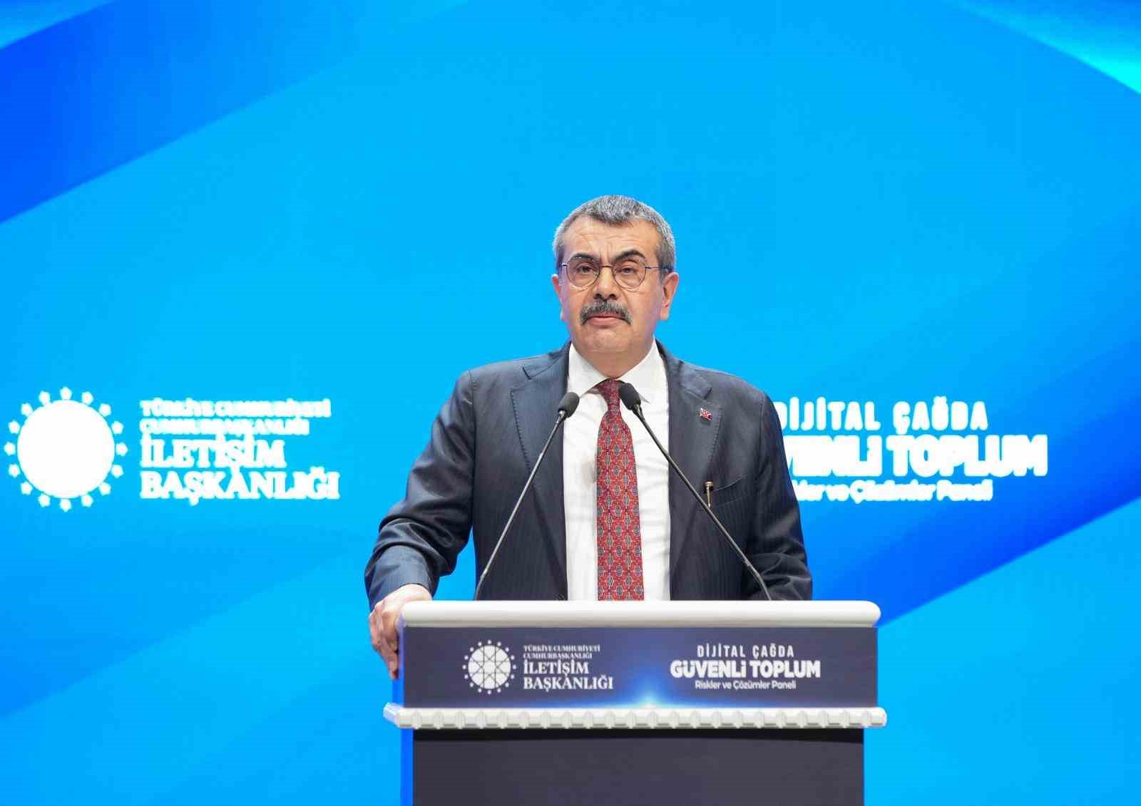 Bakan Tekin: "Evlatlarımızın g&uuml;venliği, bizim asli g&ouml;rev olarak addettiğimiz bir durum"
