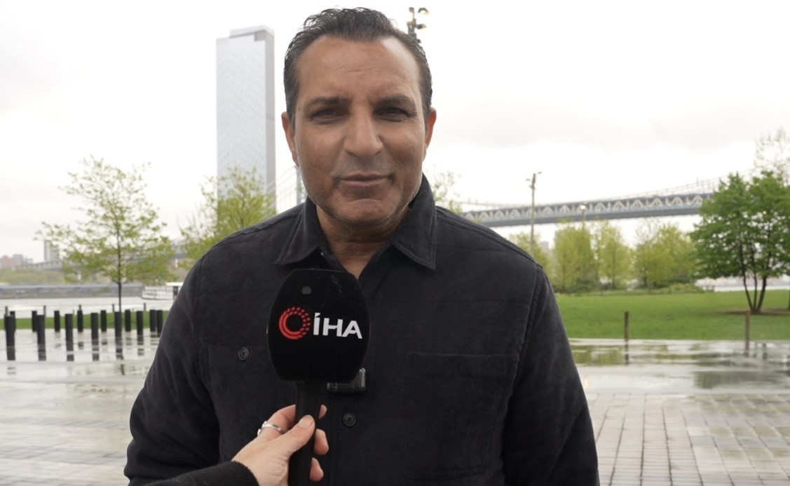 Rafet El Roman'dan New York'ta Milli Takım i&ccedil;in yeni marş m&uuml;jdesi