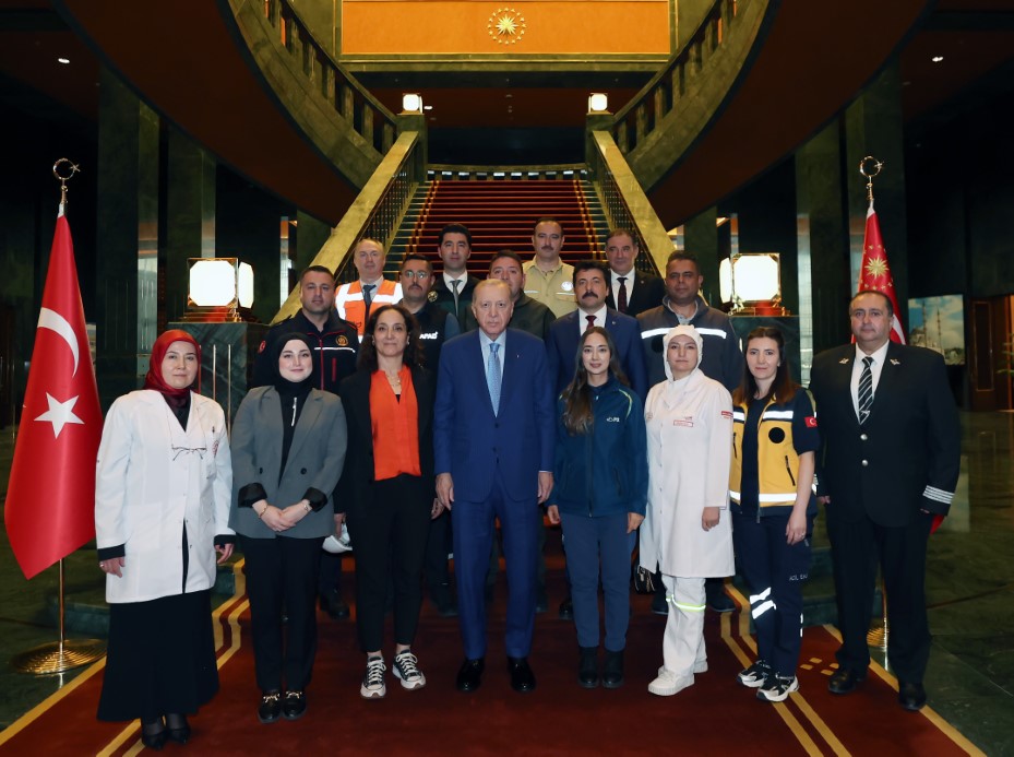 Cumhurbaşkanı Erdoğan, iş&ccedil;i ve işveren temsilcilerini kabul etti