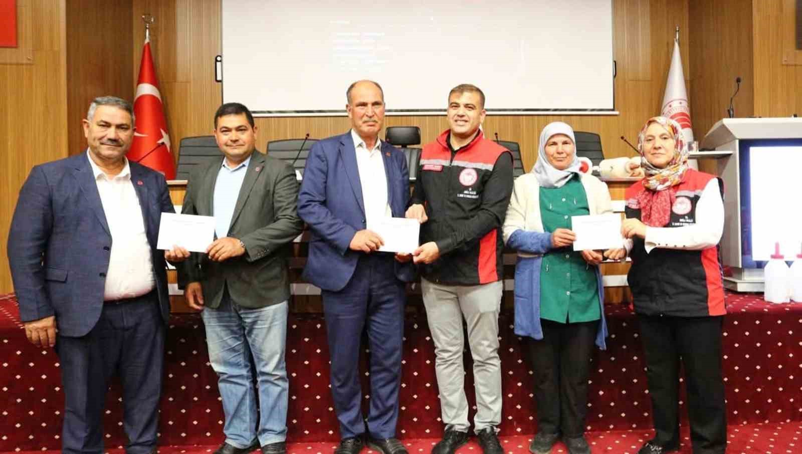 Muğla&rsquo;da buzağı kayıplarını azaltmaya y&ouml;nelik eğitimler başladı
