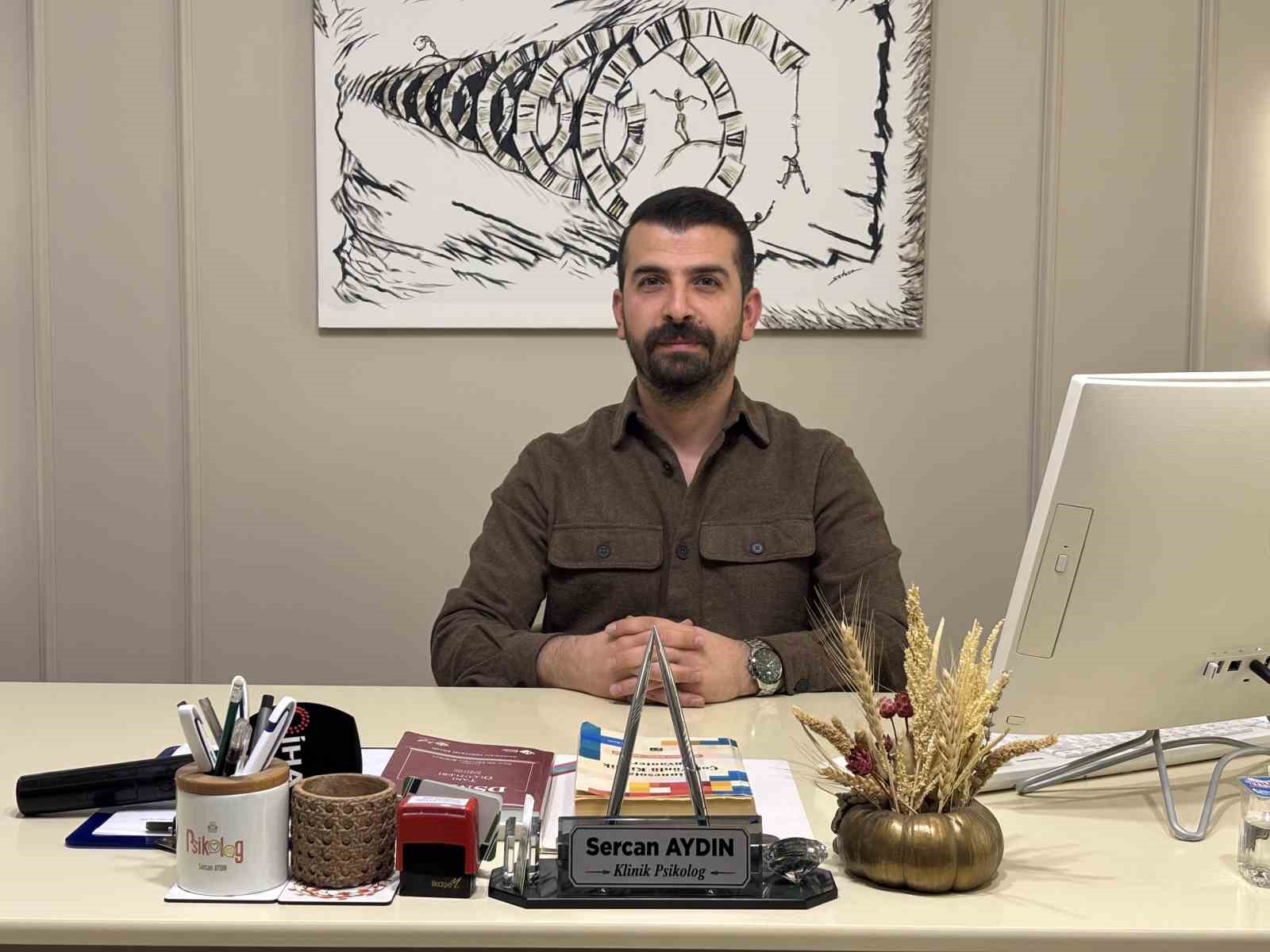 Psikolog Aydın: "Akran zorbalığı bir &ccedil;ocukluk değil, bir ruh sağlığı sorunudur"
