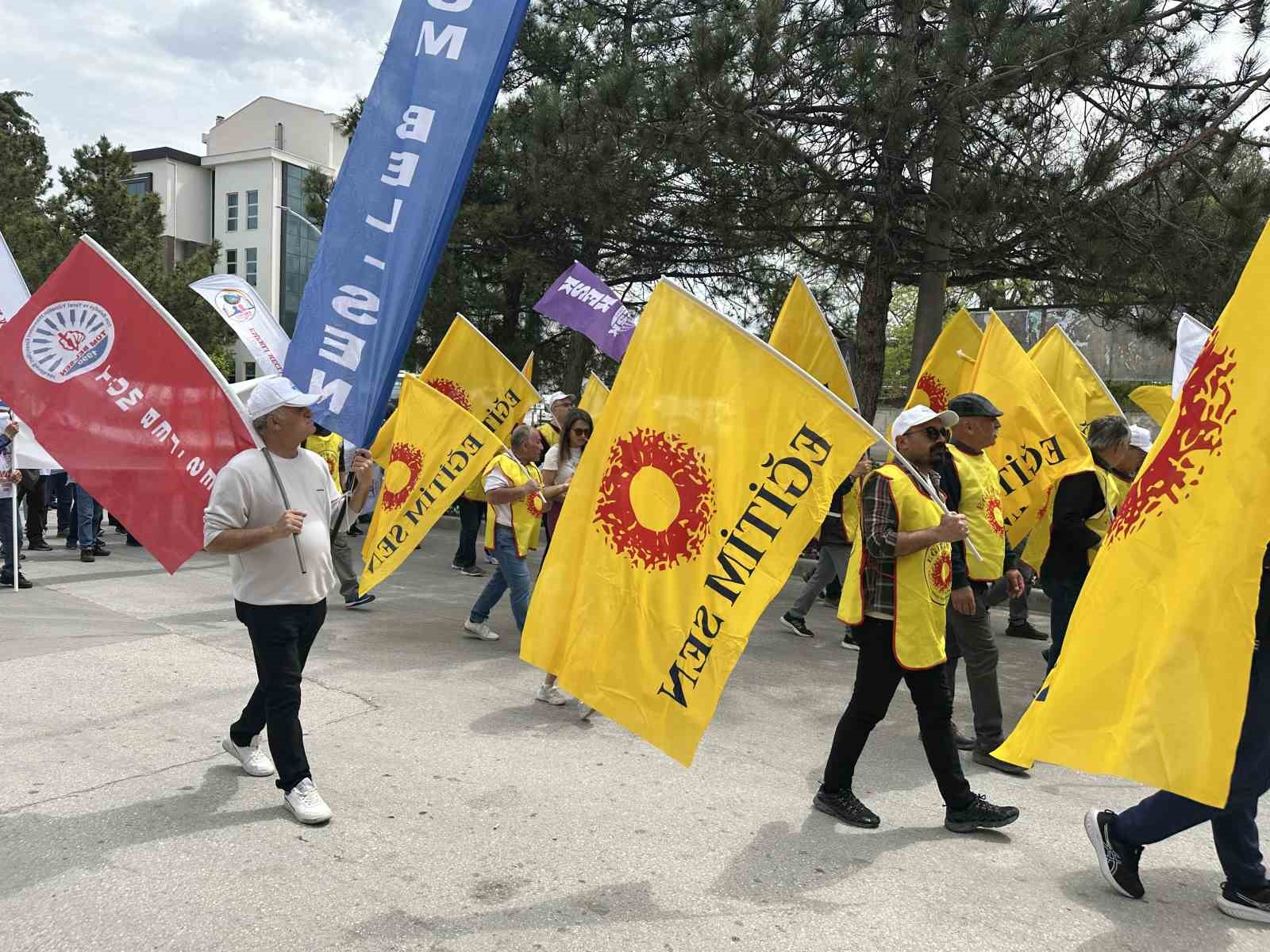 Burdur&rsquo;da 1 Mayıs Emek ve Dayanışma G&uuml;n&uuml; kutlandı
