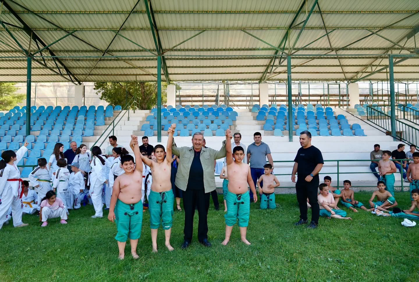 Darende&rsquo;de gen&ccedil; sporculara belediyeden destek