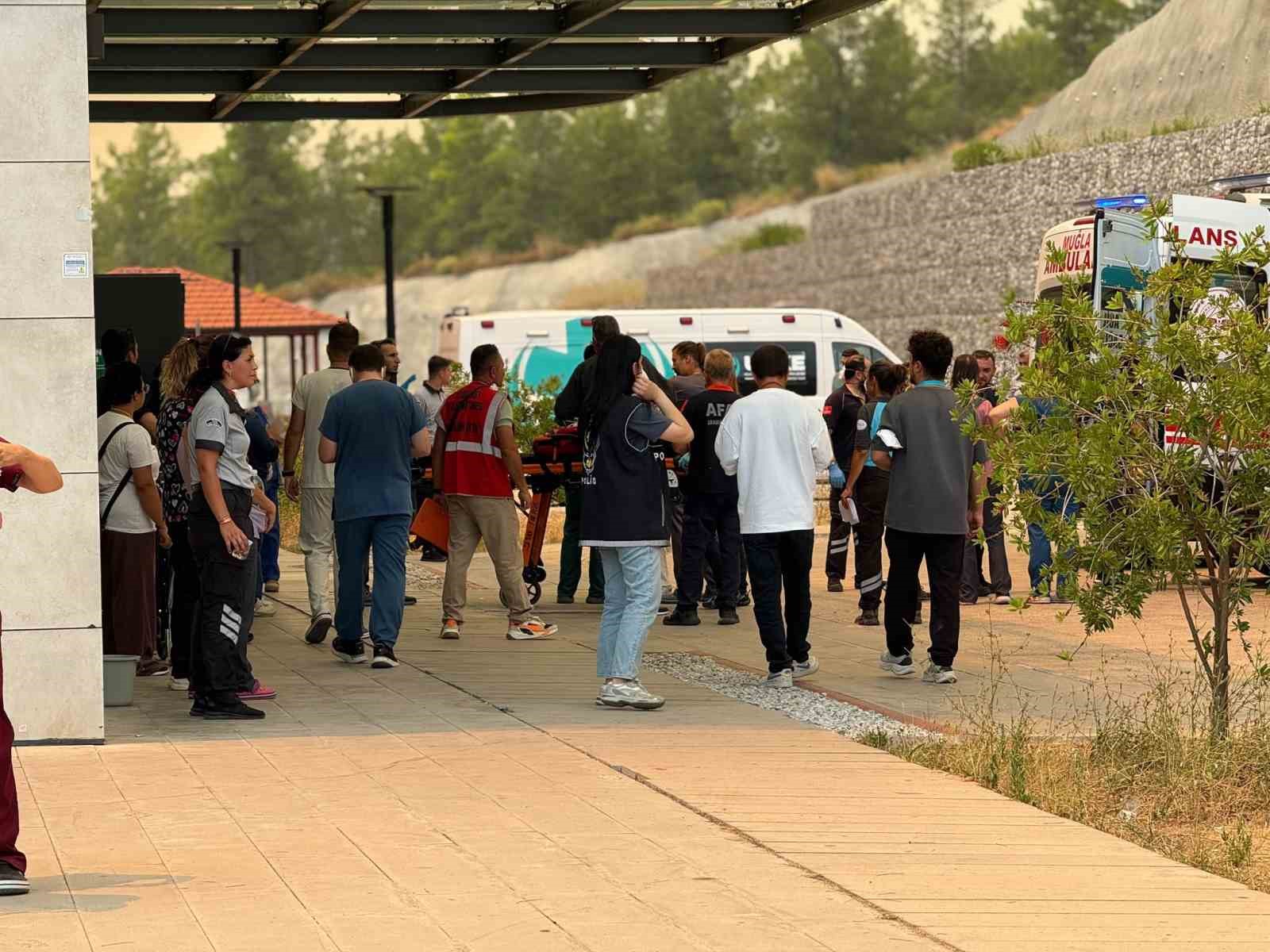 Seydikemer Devlet Hastanesi tahliye ediliyor