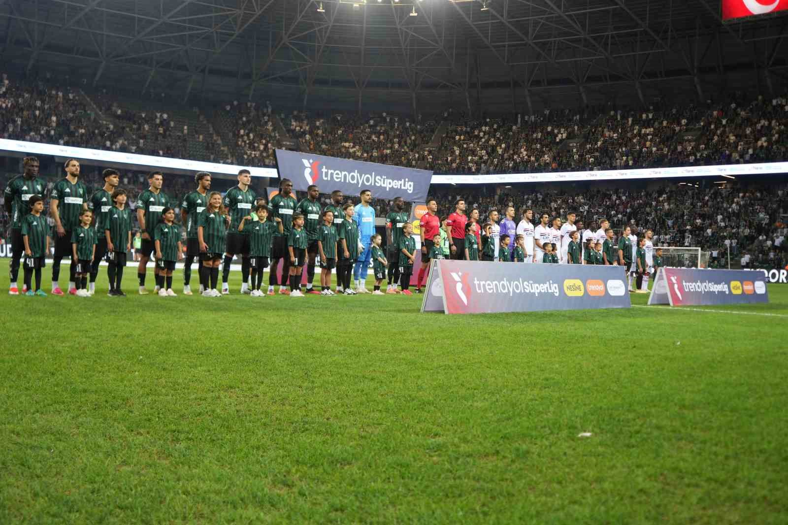 Trendyol Süper Lig: Kocaelispor: 0 - Samsunspor: 0 (Maç devam ediyor)