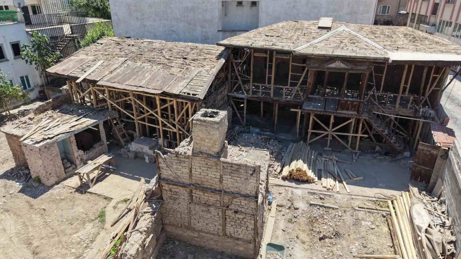 Tarihi Şerbetçioğlu Konağı’nda restorasyon çalışmaları başladı