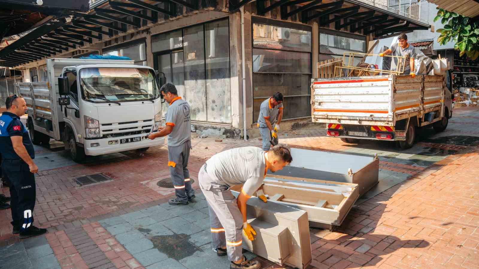 Alanya&rsquo;nın turizm vitrini i&ccedil;in temizlik seferberliği