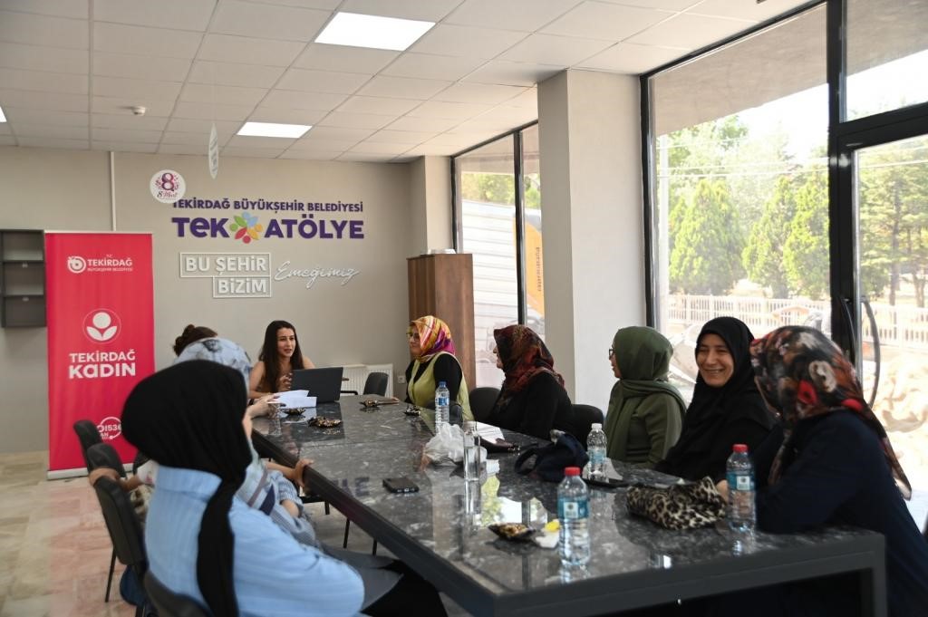 &Ccedil;erkezk&ouml;y&rsquo;de kadınlara aile i&ccedil;i iletişim semineri verildi