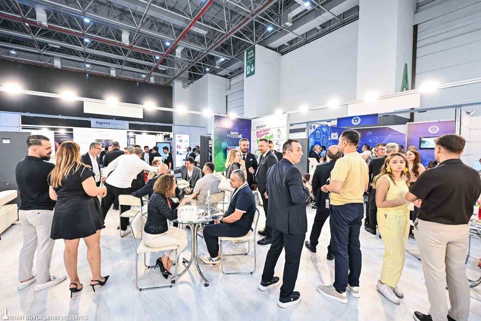 Sigorta İzmir, sektörün geleceğine ışık tuttu