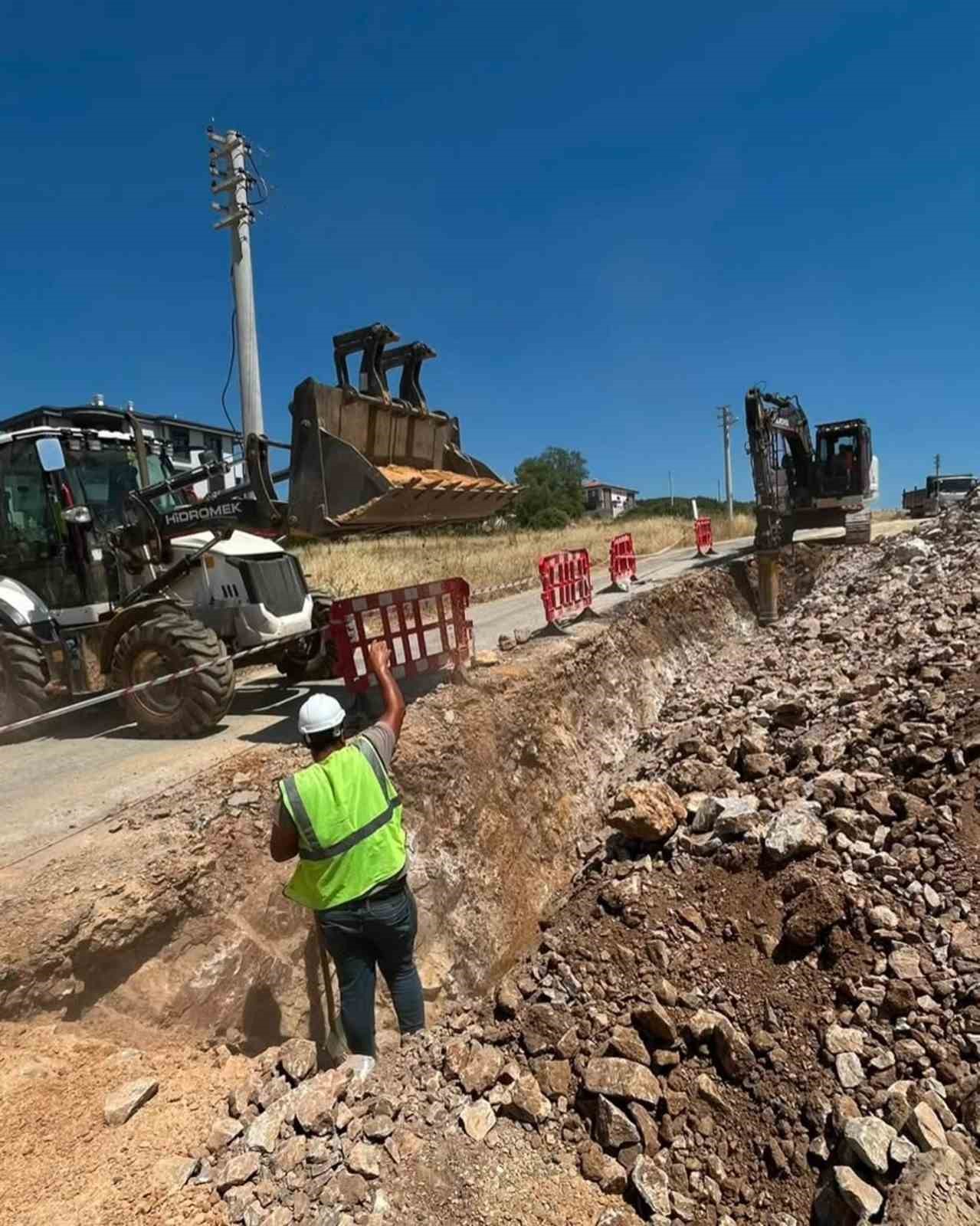 Ula’da kanalizasyon hattı bulunmayan bölgelere hat çalışması