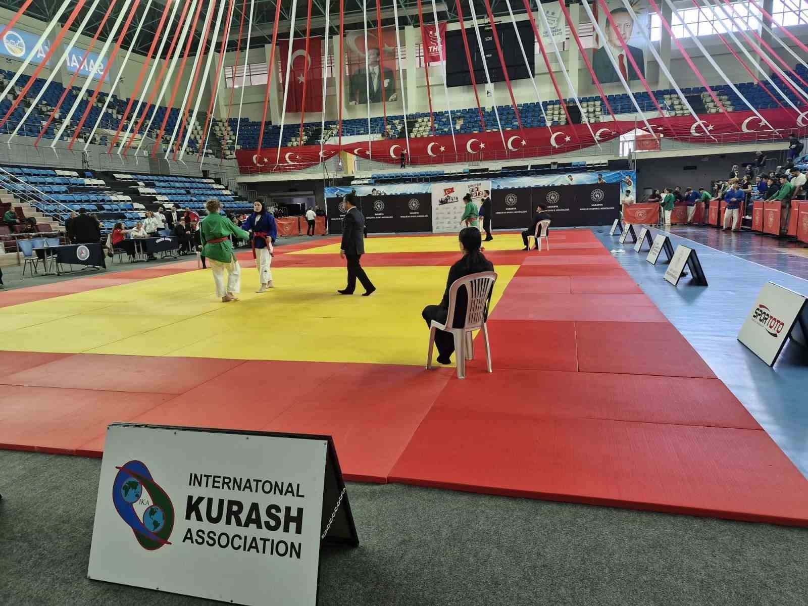 Kütahyalı sporculardan Türkiye Kuraş Şampiyonası’nda başarı