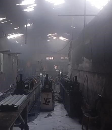 Tarsus&rsquo;ta at&ouml;lyede &ccedil;ıkan yangın korkuttu