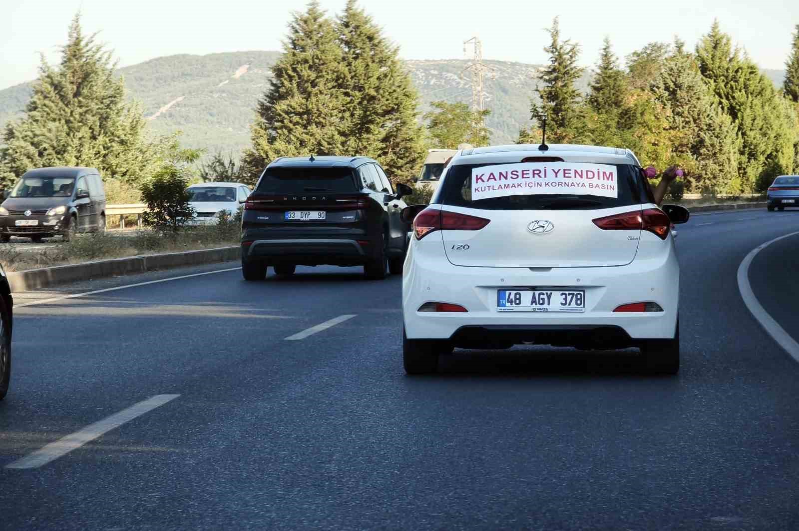 "Kanseri yendim, kutlamak i&ccedil;in korna basın"