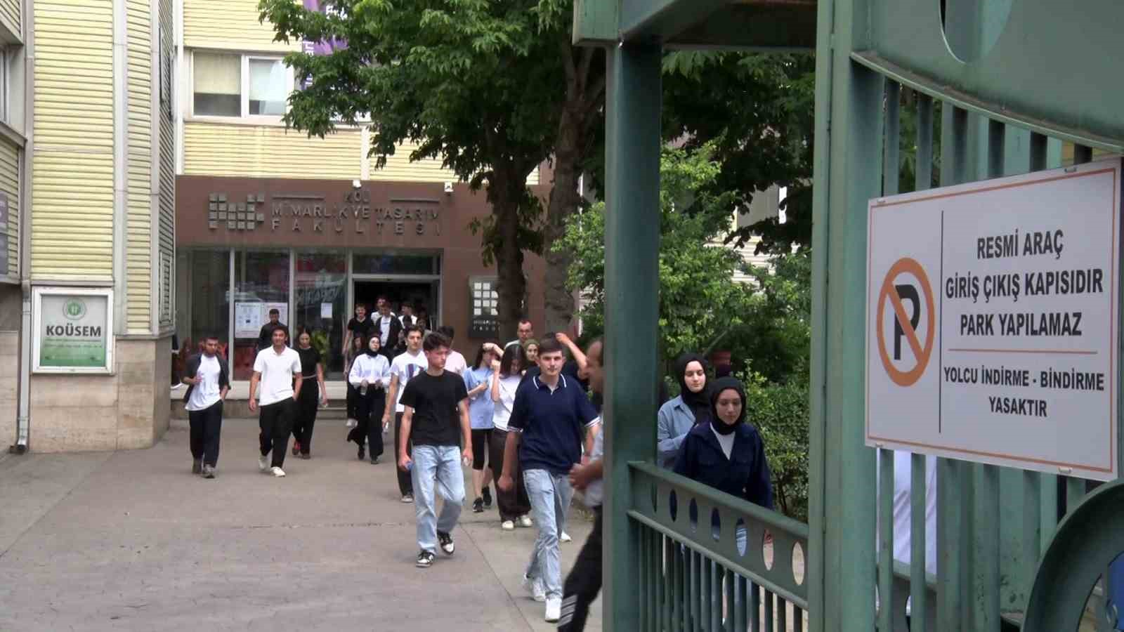 Anne Antalya’da kızı Kocaeli’de ter döktü: Görüntülü aramada heyecanlı bekleyiş