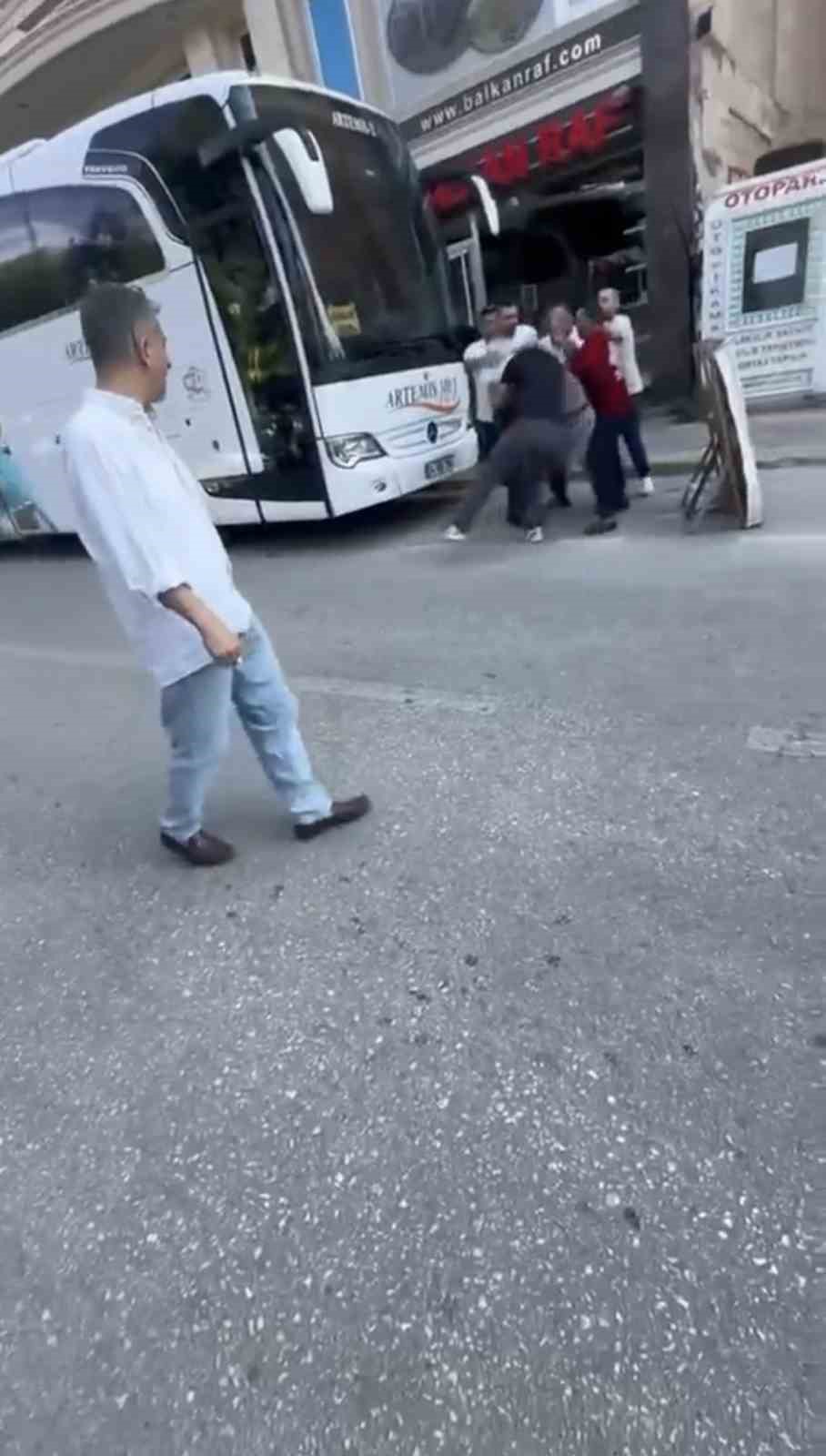 Bursa’da otopark görevlisi ile vatandaş arasında bıçaklı kavga