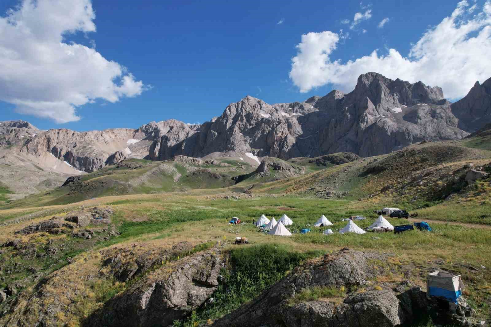 Sosyal medyada g&ouml;r&uuml;p akın ediyorlar! Erzincan&rsquo;ın saklı yaylası