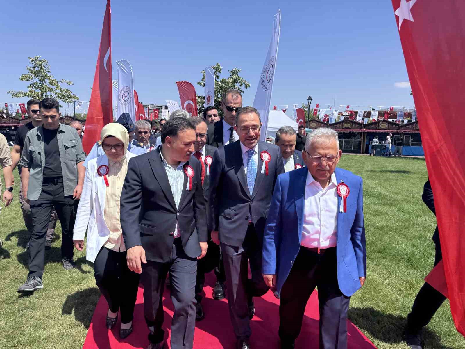 Bakan Yardımcısı Ayyıldız: "Serveti, şöhreti, rütbesi ne olursa olsun kimse suç işleme imtiyazına sahip değildir"