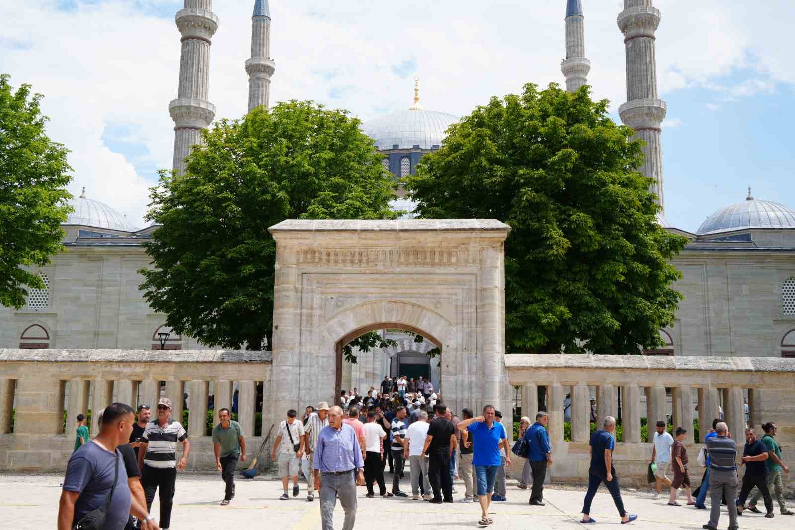 Kırkpınar pehlivanları er meydanına çıkmadan önce Selimiye’de dua etti