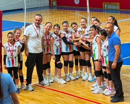 TKİ Tavşanlı Linyitspor&rsquo;un voleybol başarısı