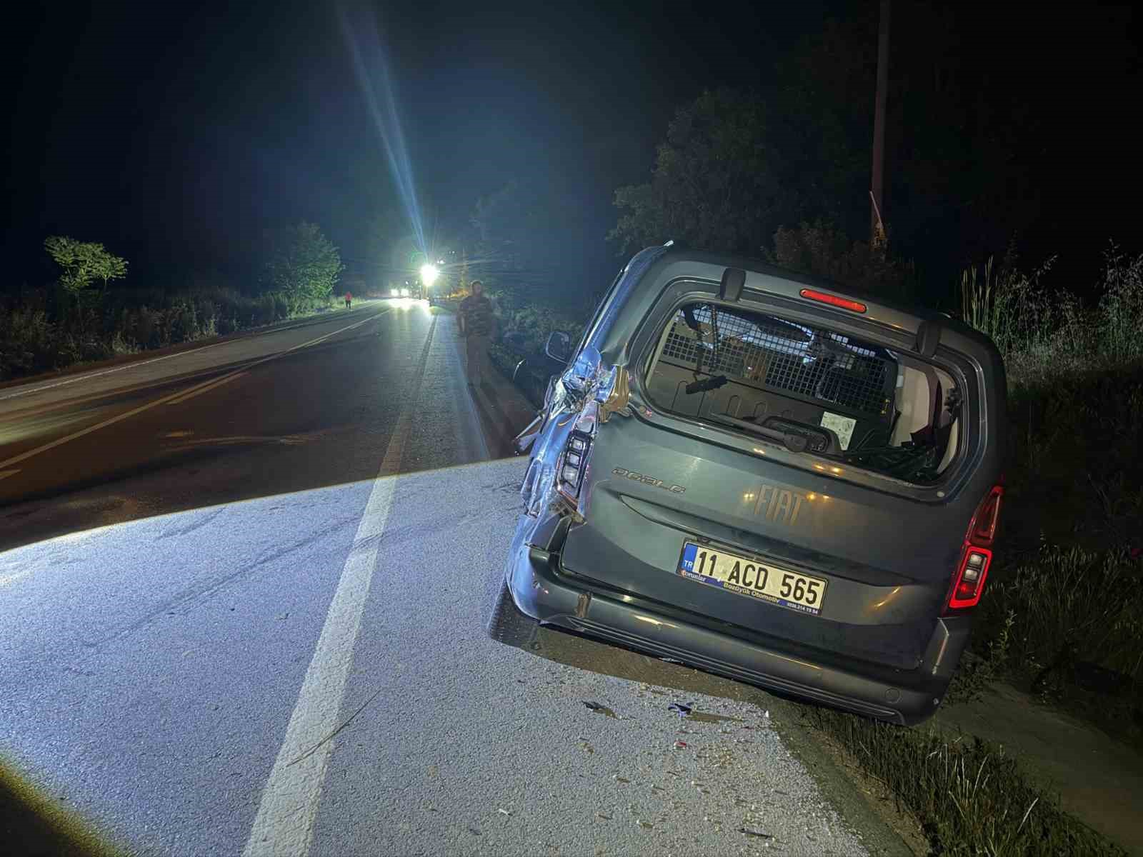 Kaçırdığı kavşağa dönmek isterken kamyonla çarpıştı, 1 yaralı