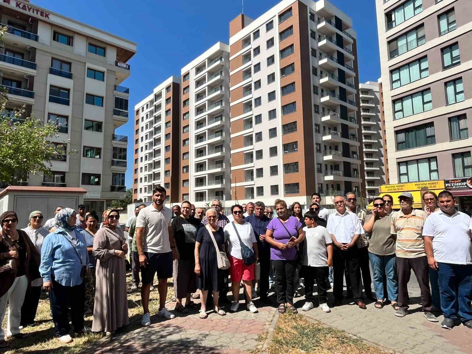 İzmir’de kentsel dönüşüm mağdurlarından ’anahtarlı’ eylem