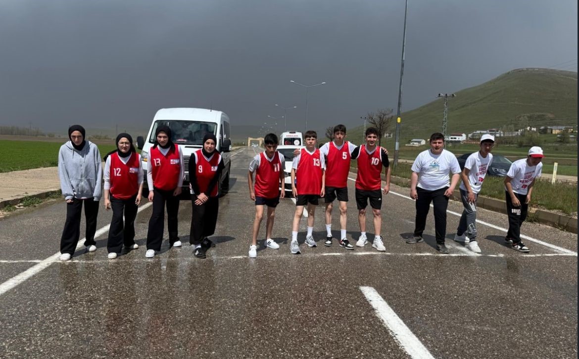 Demir&ouml;z&uuml;&rsquo;nde &lsquo;Gen&ccedil;lik Koşusu&rsquo; d&uuml;zenlendi