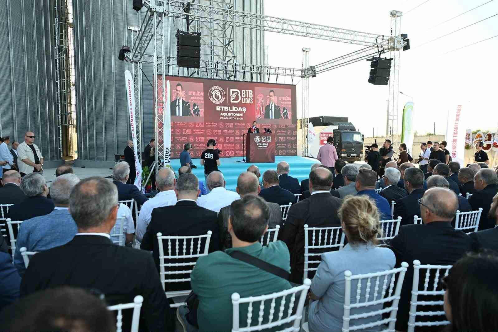 Başkan Ahmet Akın, "&Ccedil;ift&ccedil;imiz emeğinin karşılığını alacak"