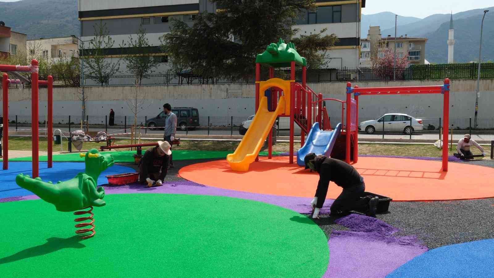 Yıldırım&rsquo;da parklara yaz bakımı