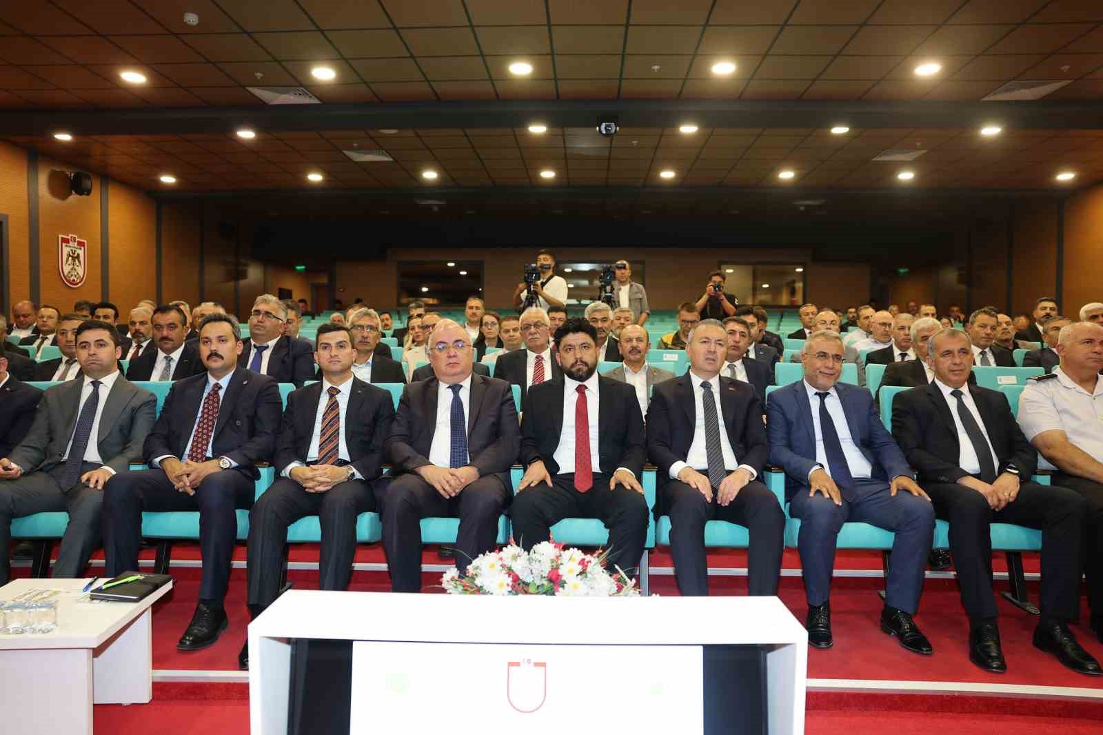Yapımı yılan hikayesine dönen Geminbeli Tüneli için bir kez daha tarih verildi