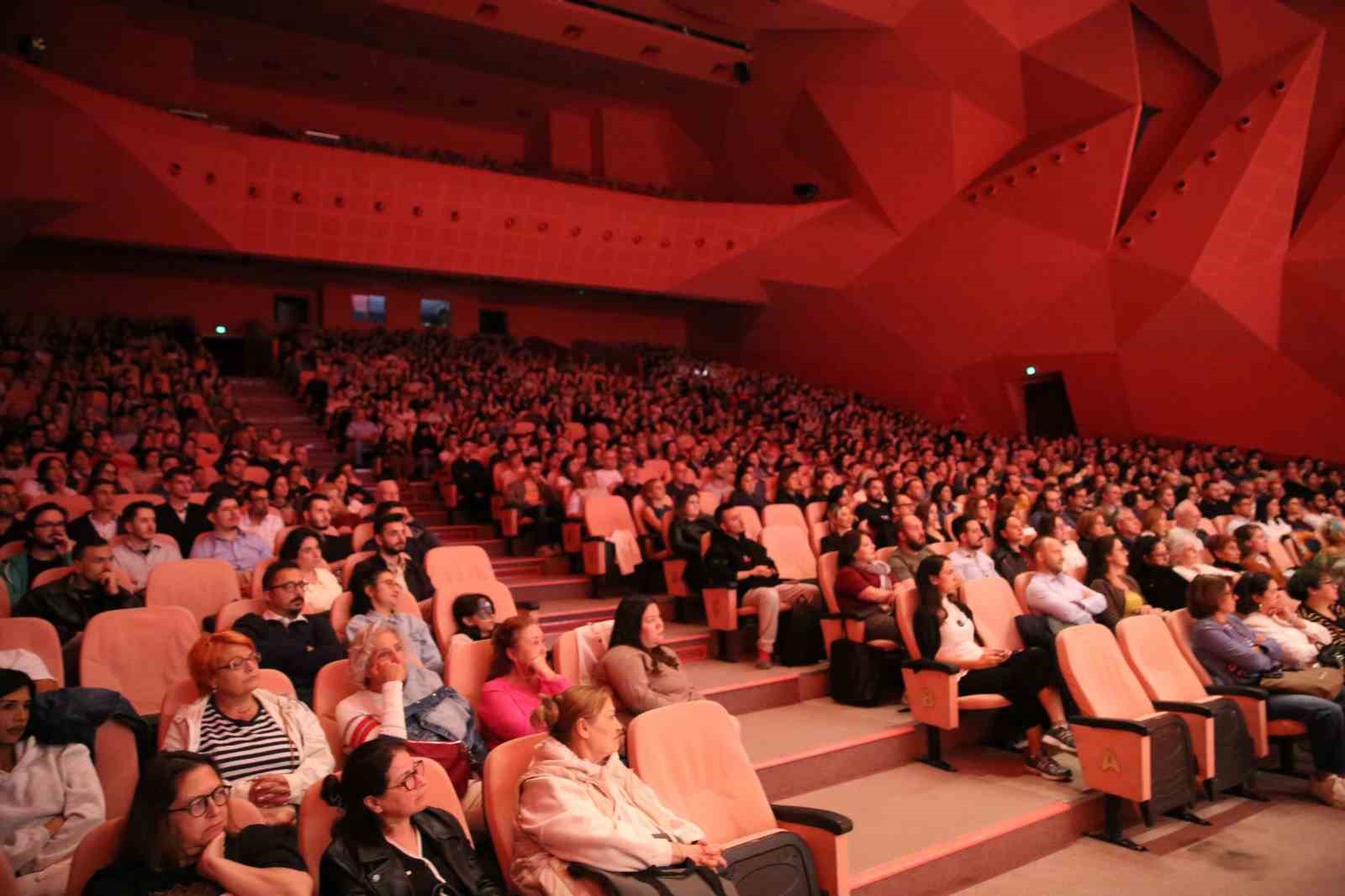 Eskişehir Büyükşehir Belediyesi Senfoni Orkestrası yeni sezonu opera ve operet eserleriyle açtı