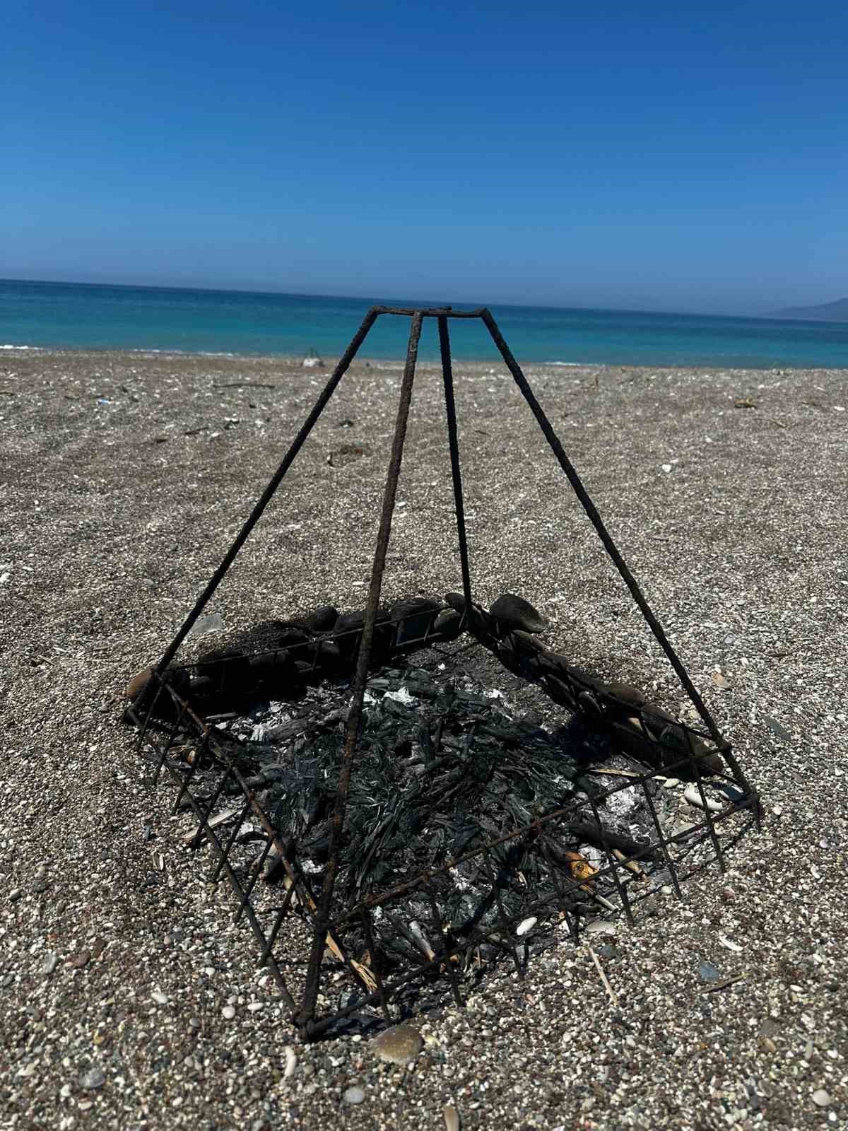 Caretta Caretta yuvasının üzerinde mangal ateşi yaktılar