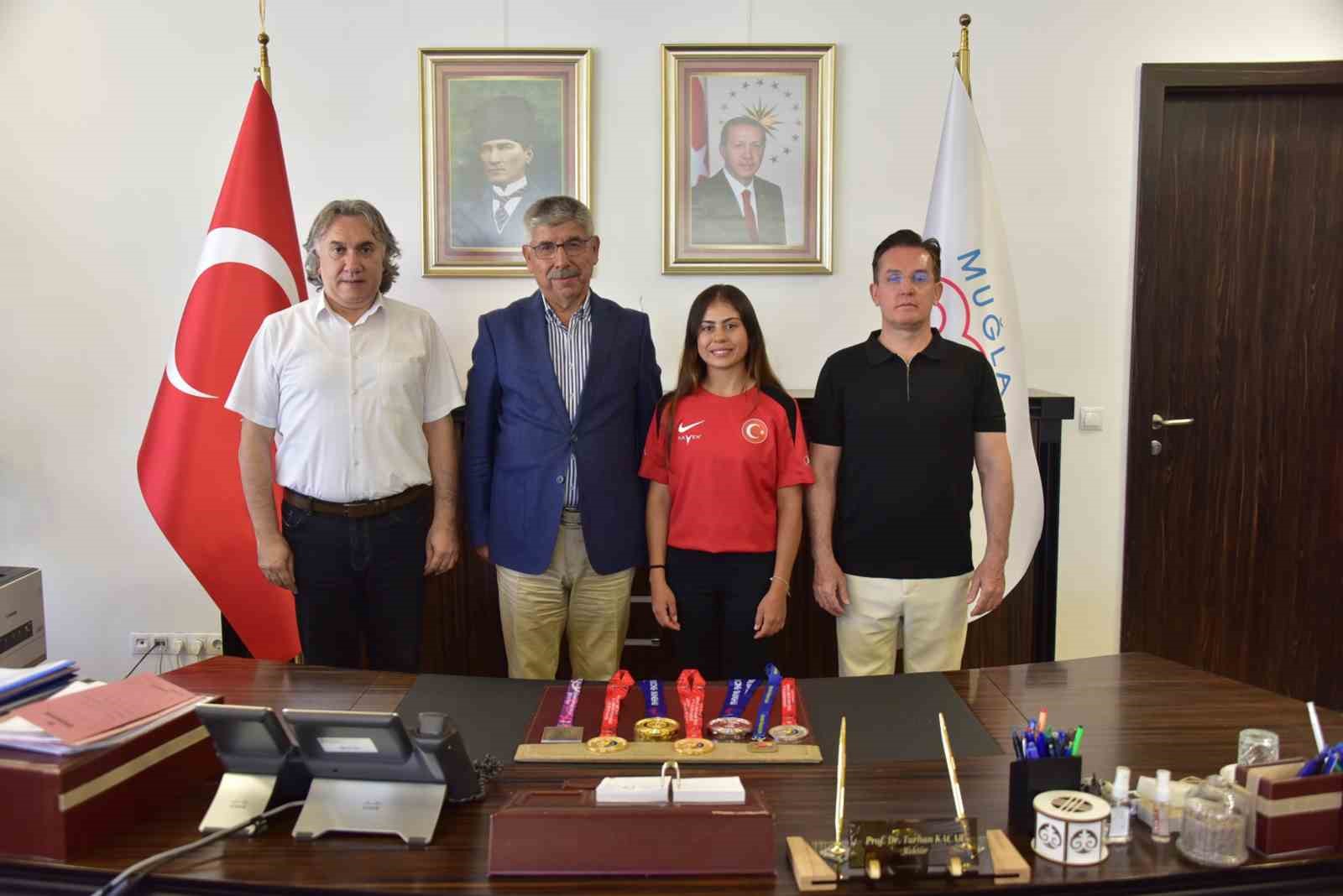 MSKÜ’lü milli sporcu Burun’dan madalya ziyareti
