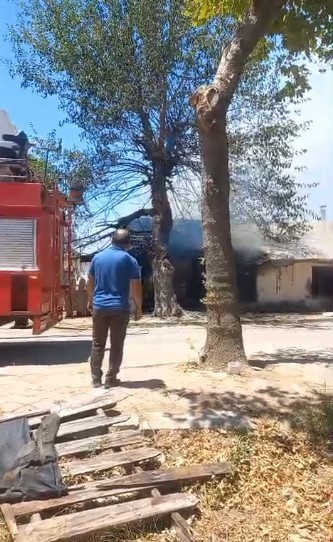 Serik’te gecekondu yangını