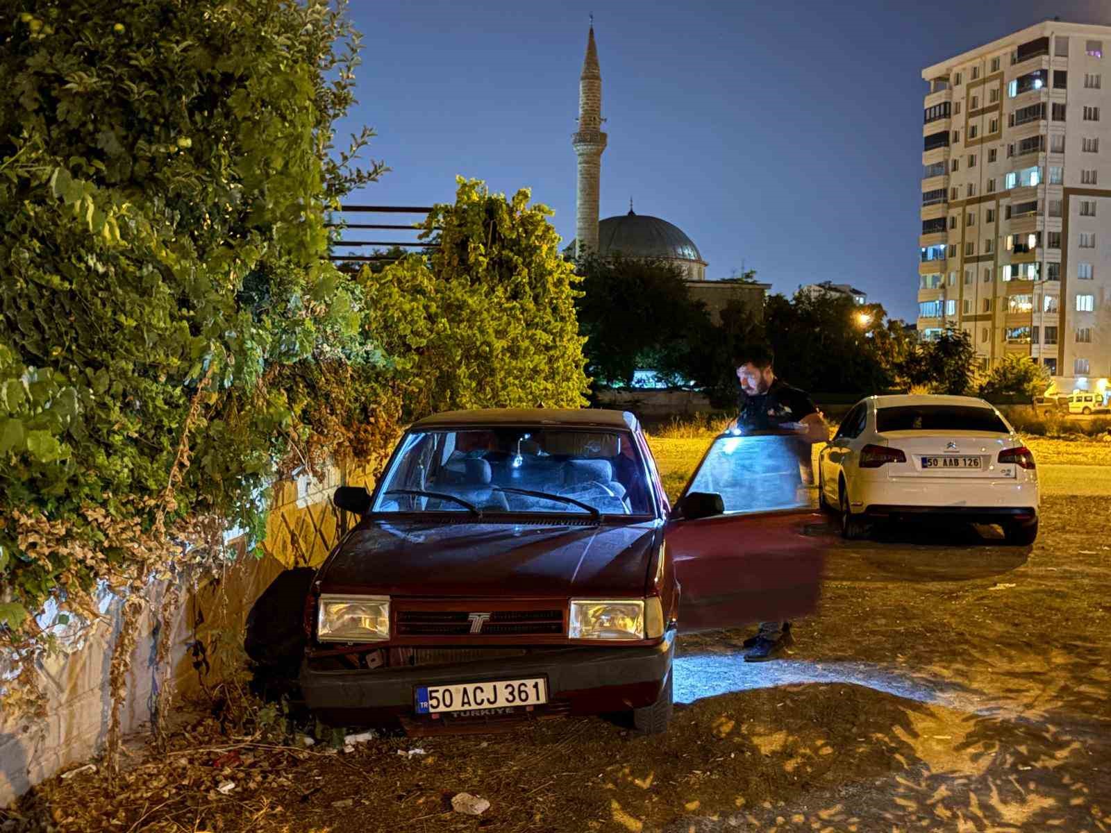 İş başvurusu i&ccedil;in gitti, otomobil &ccedil;alıp d&ouml;nd&uuml;: 1 g&ouml;zaltı