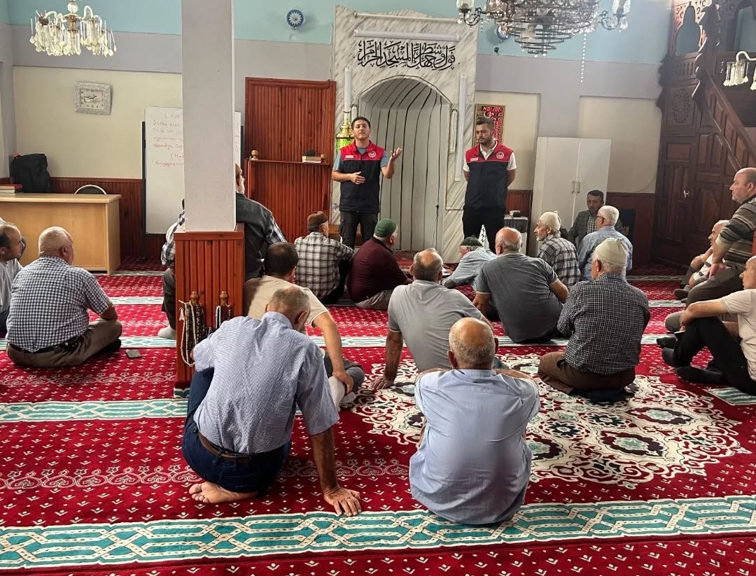 Yığılca’da çiftçilere tarımsal destek ve kahverengi kokarca bilgilendirmesi