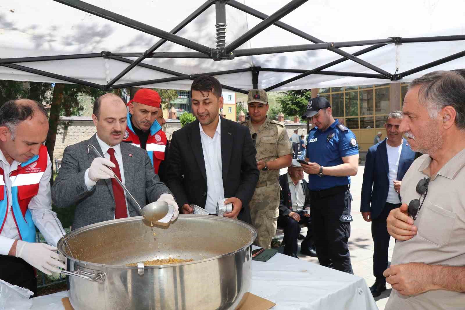 Oltu&rsquo;da aşure coşkusu