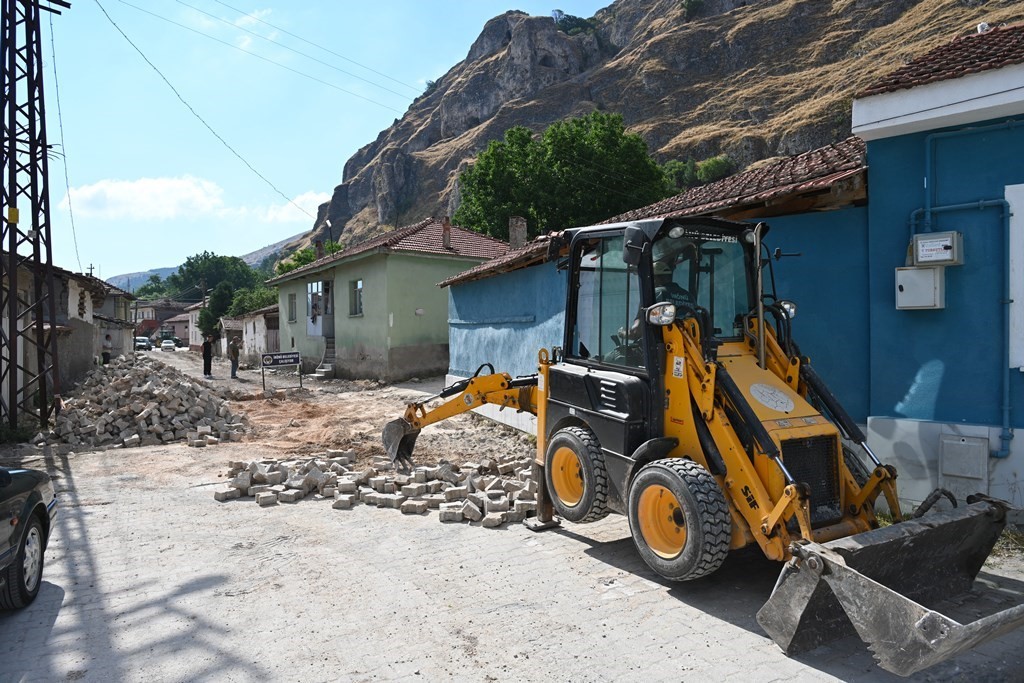 İn&ouml;n&uuml; Belediyesi&rsquo;nin &ccedil;alışmaları devam ediyor