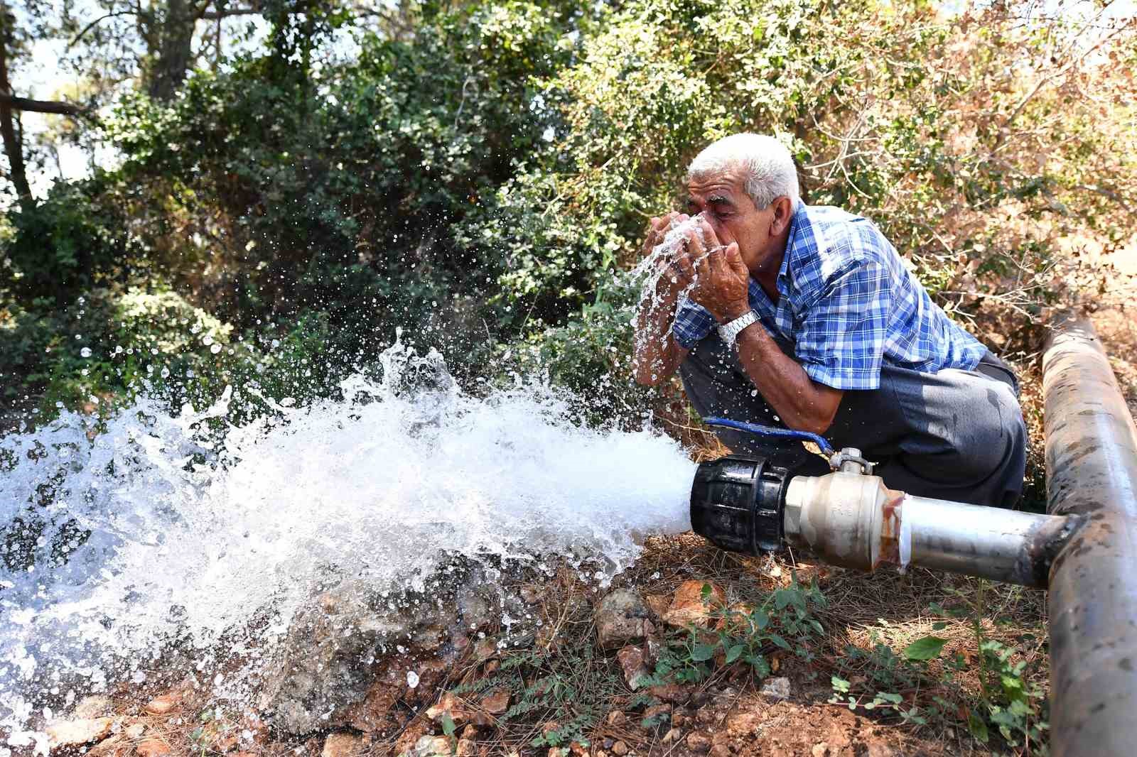 Mersin Büyükşehir Belediyesinden 79 mahalleye sulama borusu desteği