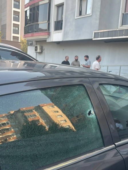 Kapısına pompalı t&uuml;fekle dayandı, sokakta ter&ouml;r estirdi