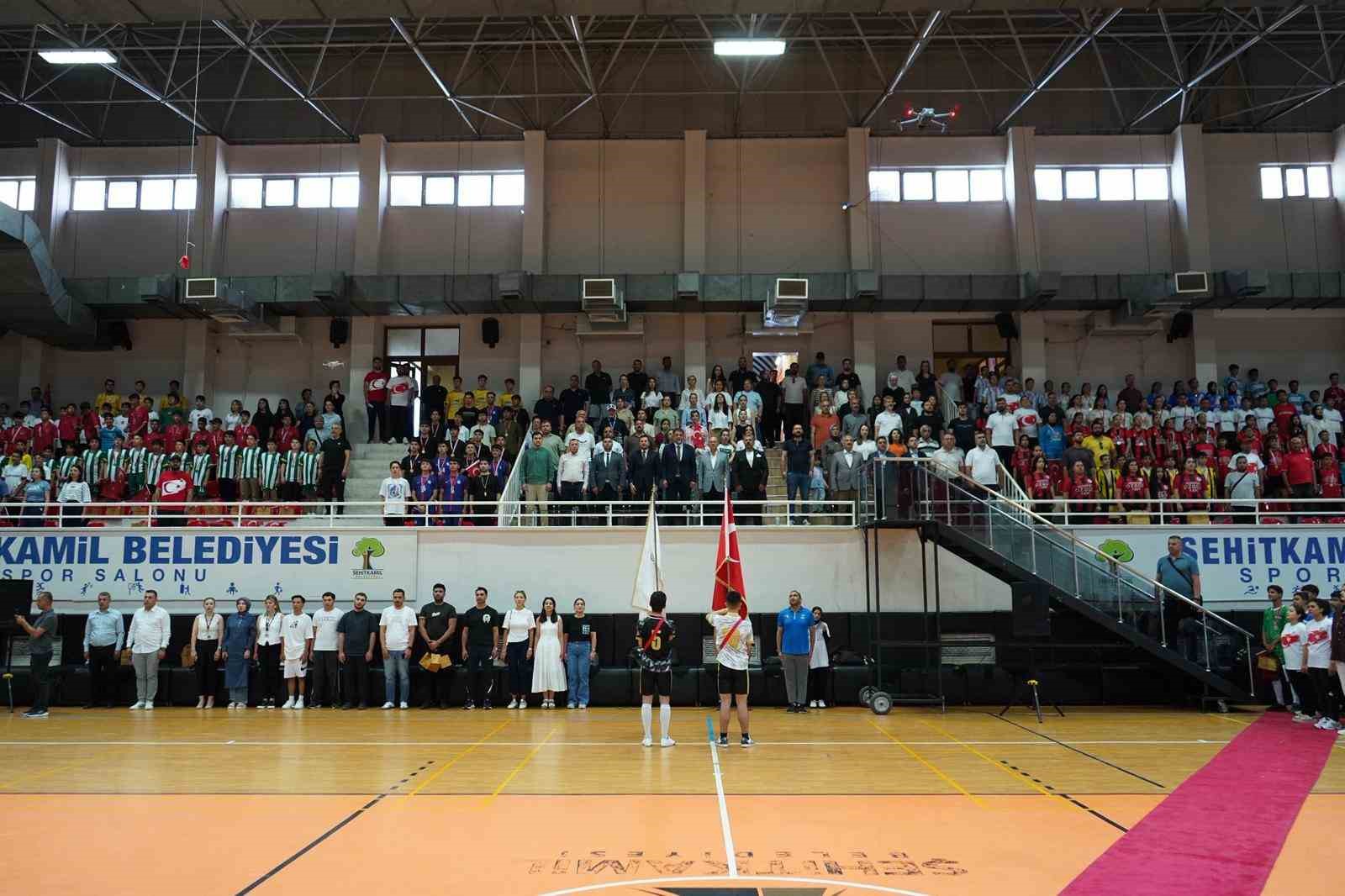 Şehitkamil’de 2. küme sportif müsabakaları coşkusu ödül töreniyle taçlandı