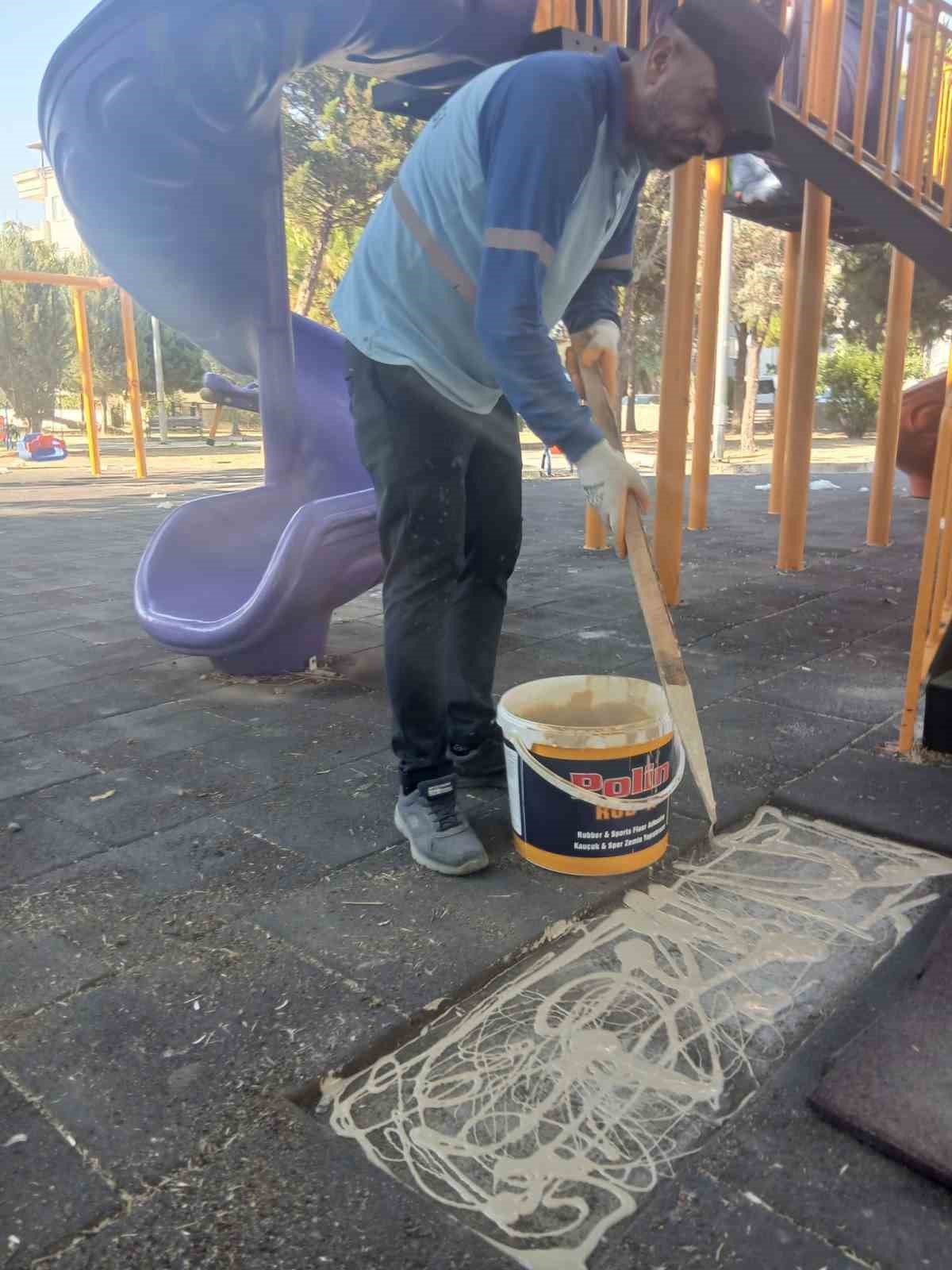 Didim Belediyesi’nden parklarda yenileme çalışması
