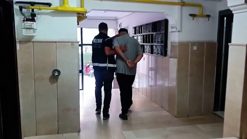 52 ilde sosyal medyada suç örgütlerini övücü paylaşım yapanlara yönelik operasyon