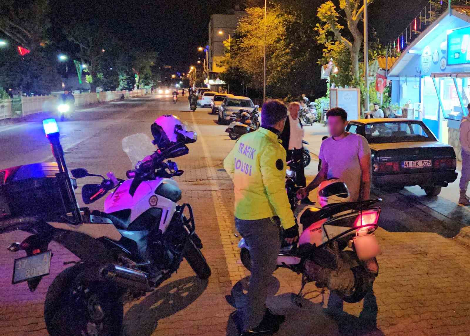 G&uuml;r&uuml;lt&uuml; kirliliğine sebep olan motosiklet s&uuml;r&uuml;c&uuml;s&uuml;ne 35 bin lira ceza