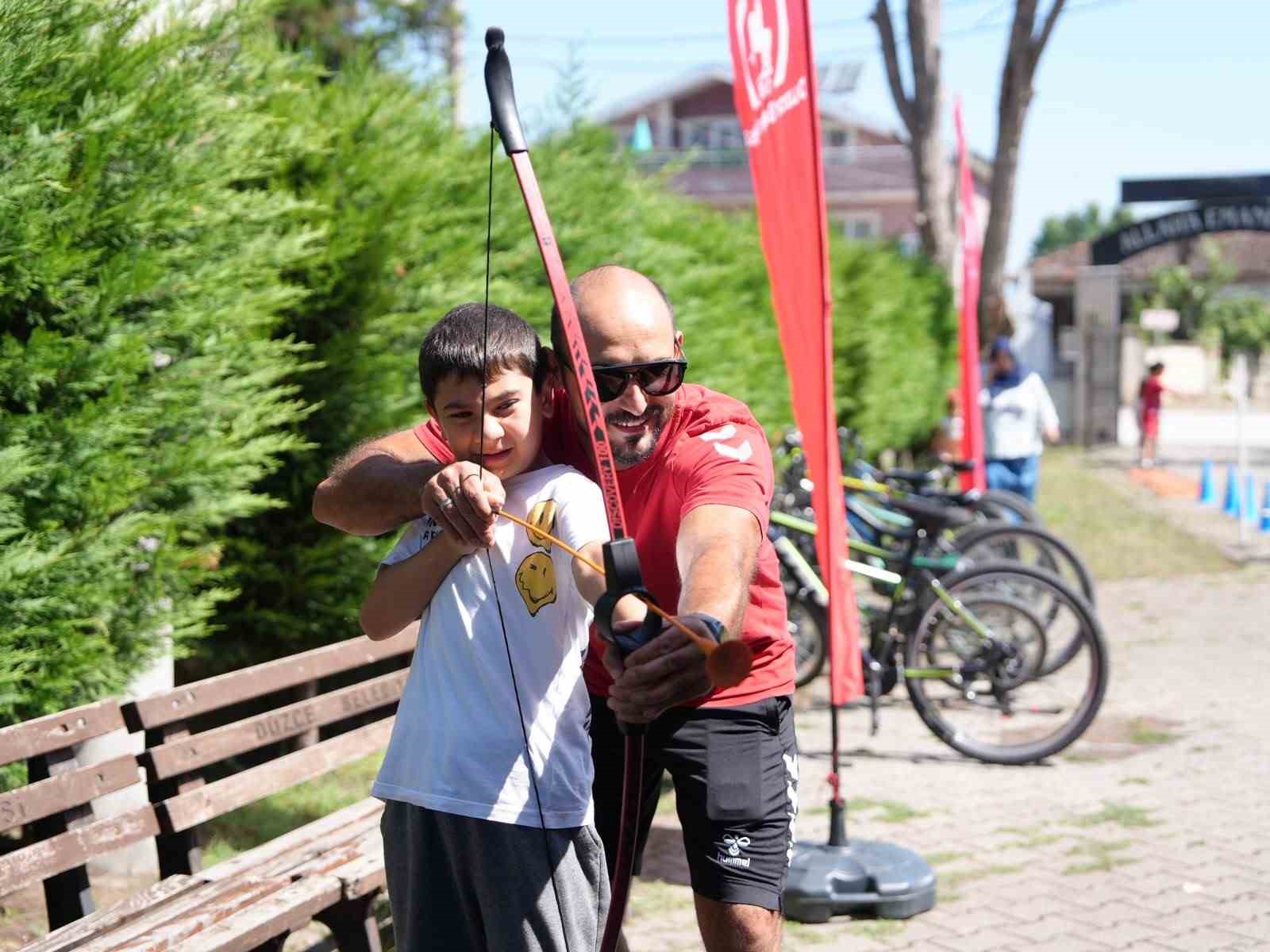 Kur&rsquo;an kursuna gidenlen hem eğlendi hem spor yaptı